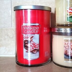 Yankee Candle Frosty Gingerbread 22 Oz Candle